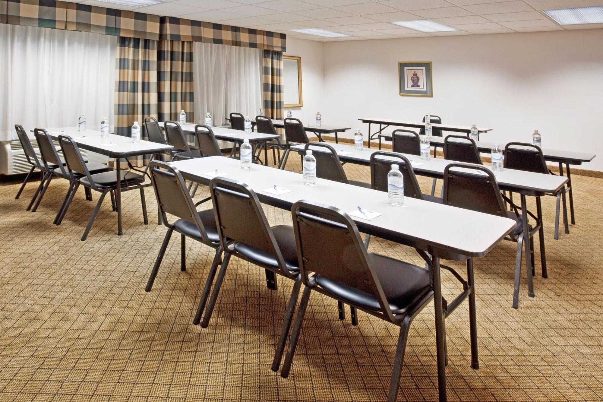 Holiday Inn Express & Suites Alliance By Ihg Kültér fotó
