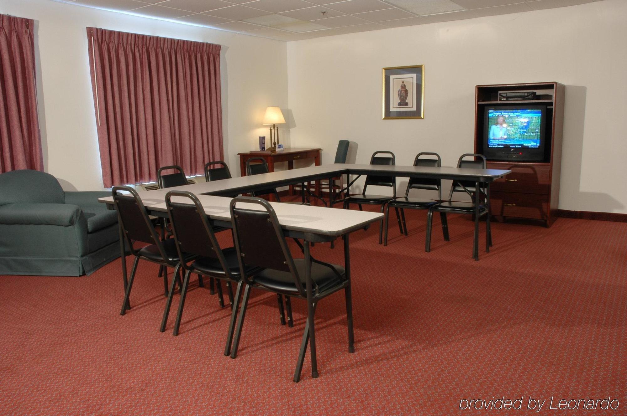 Holiday Inn Express & Suites Alliance By Ihg Létesítmények fotó